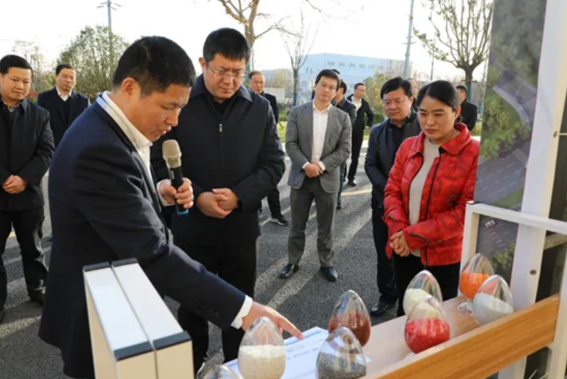 On Saturday afternoon of December 4th, Shan Xiangqian, secretary of Wuhu Municipal Party Committee, visited BOSOM New Material Technology (Wuhu) Co., Ltd., he guide and publicize the spirit of the sixth Plenary Session of the 19th CPC Central Committee an